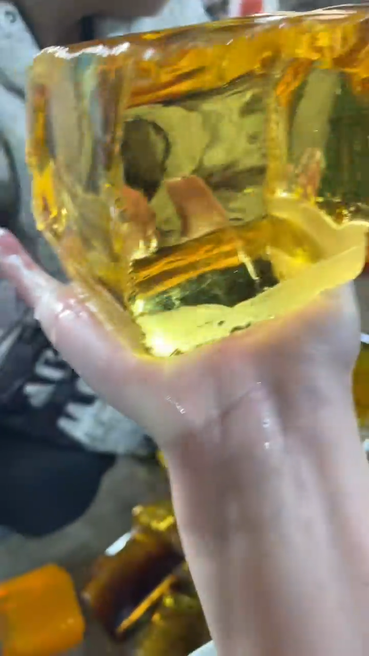 新疆五彩石原石摆件