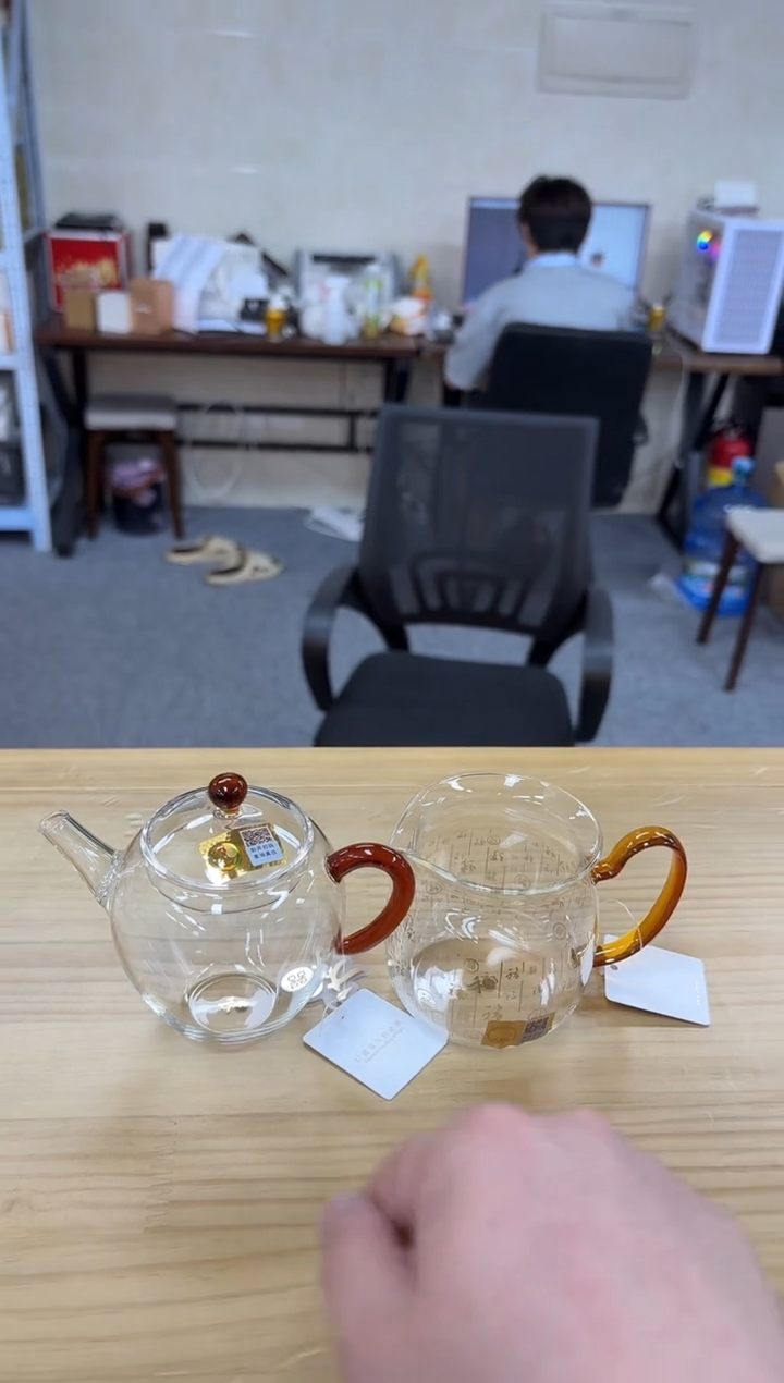 禾器文巧壶琥珀色+满福美满