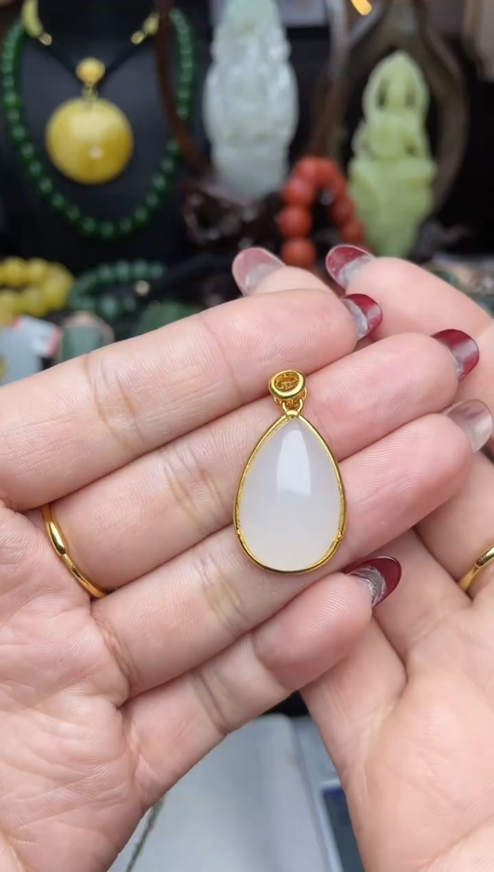 【闪购商品】和田玉颈饰18K金镶嵌吊坠t120