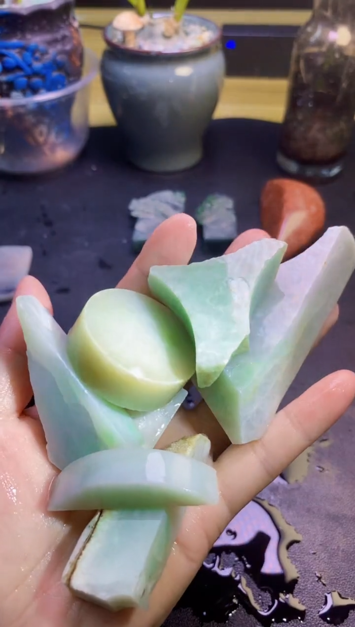 翡翠未镶嵌颈饰天然翡翠040