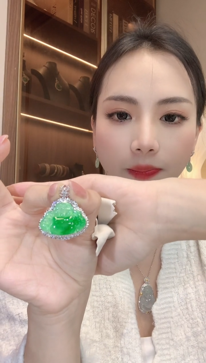 【闪购商品】翡翠吊坠(不含链)18K金镶嵌D45