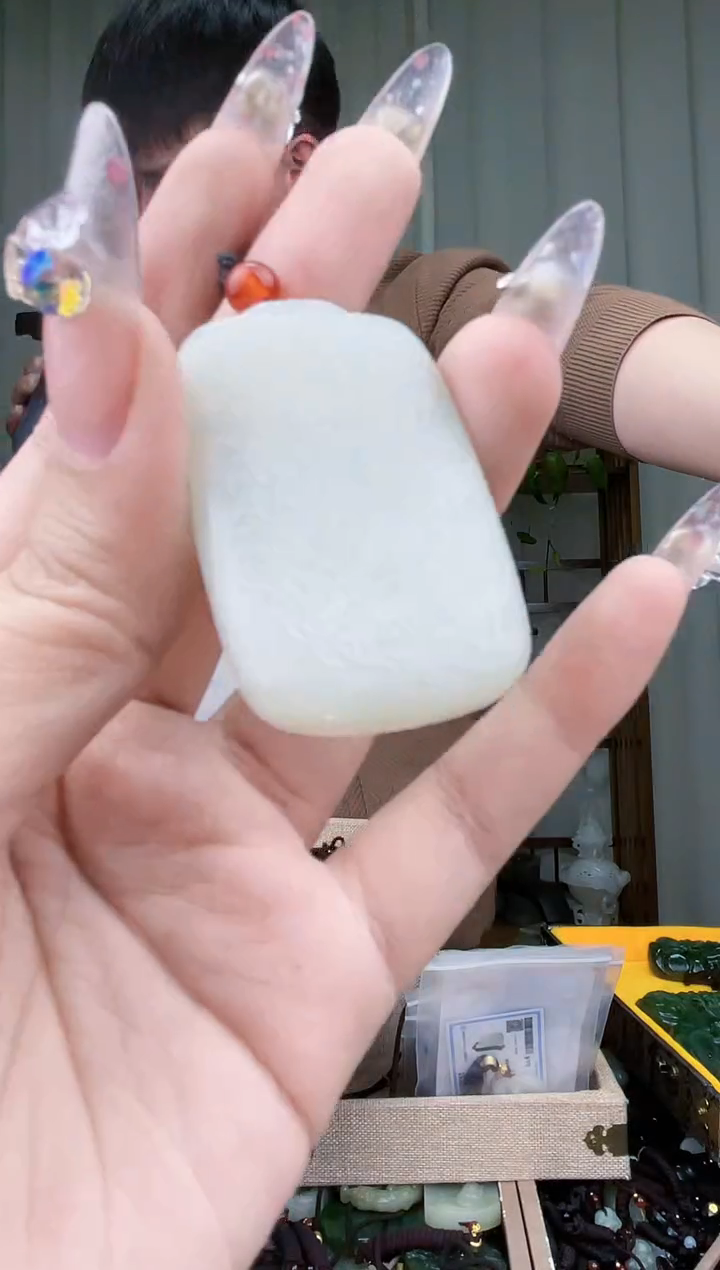 【闪购商品】和田玉挂件未镶嵌拍一发一，多样性发货！