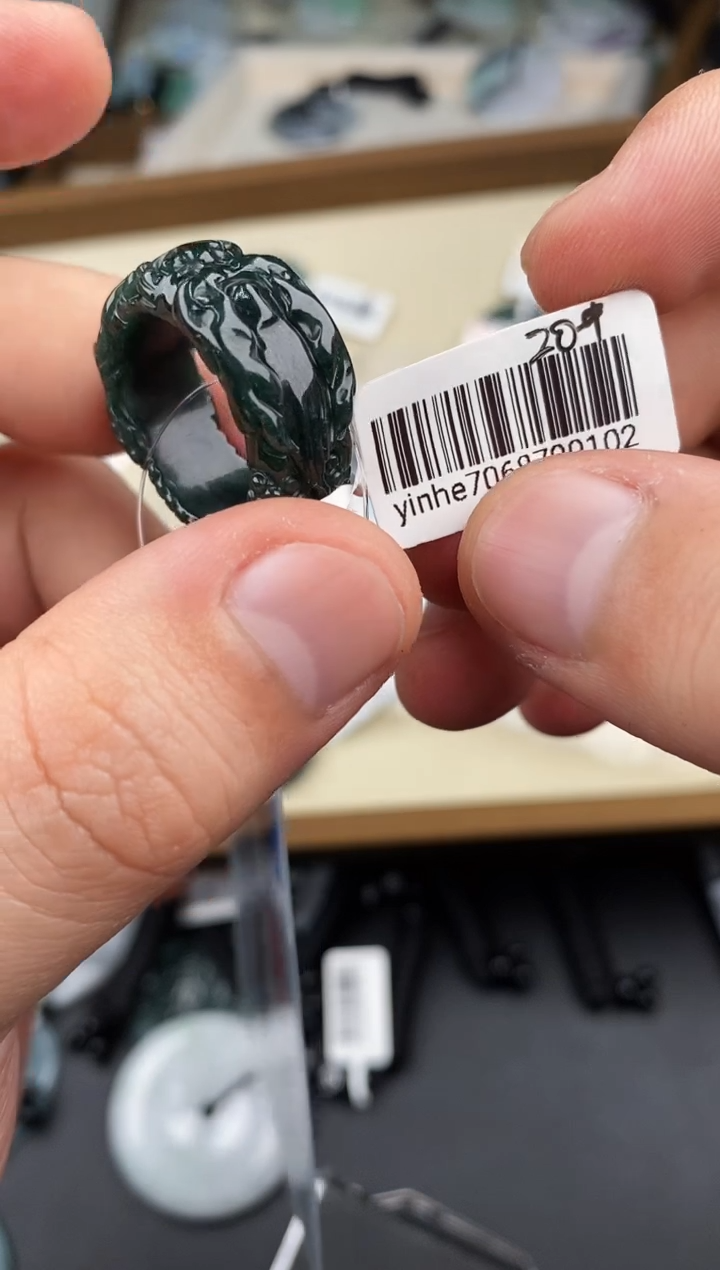 【闪购商品】翡翠颈饰未镶嵌  天然翡翠，一物一图