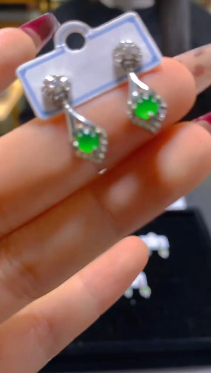 未镶嵌翡翠耳饰多样性发一