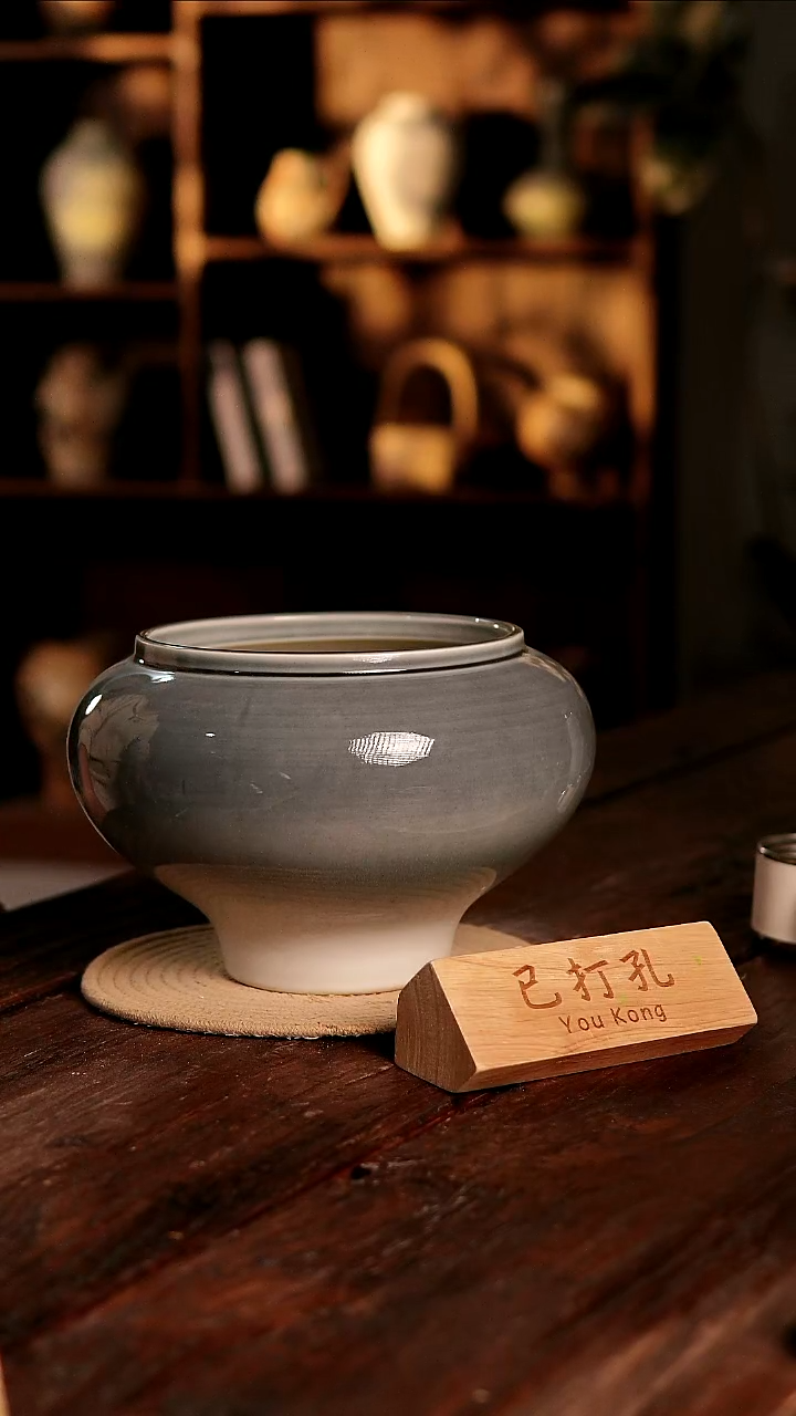 摆件22-477高度18口径18误差2已打孔