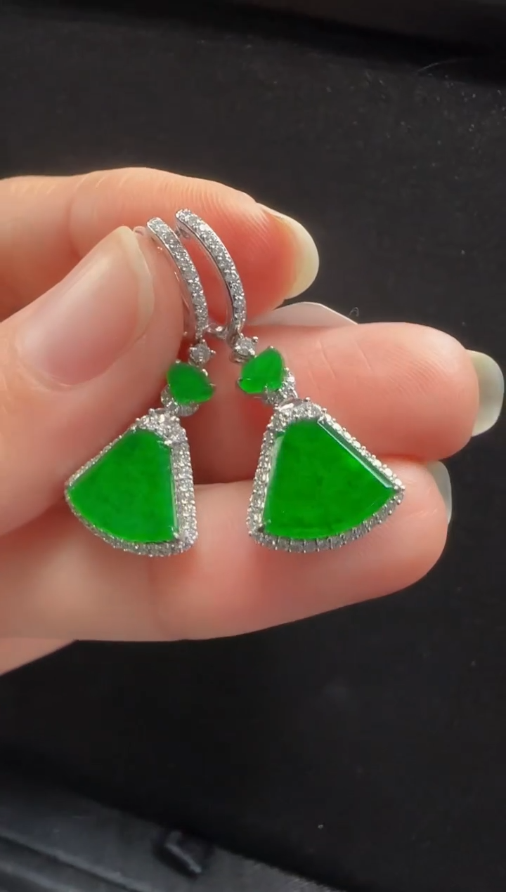 【闪购商品】翡翠耳环18K金镶嵌613福贝一对