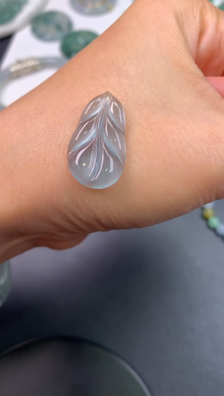 颈饰未镶嵌翡翠无鉴赏无证书