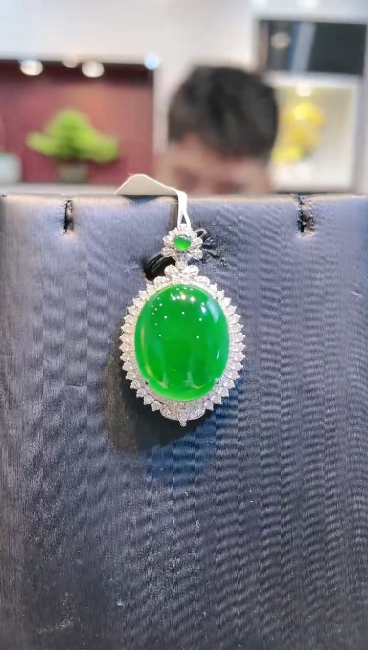 【闪购商品】翡翠颈饰18K金镶嵌A22天然A货翡翠吊坠