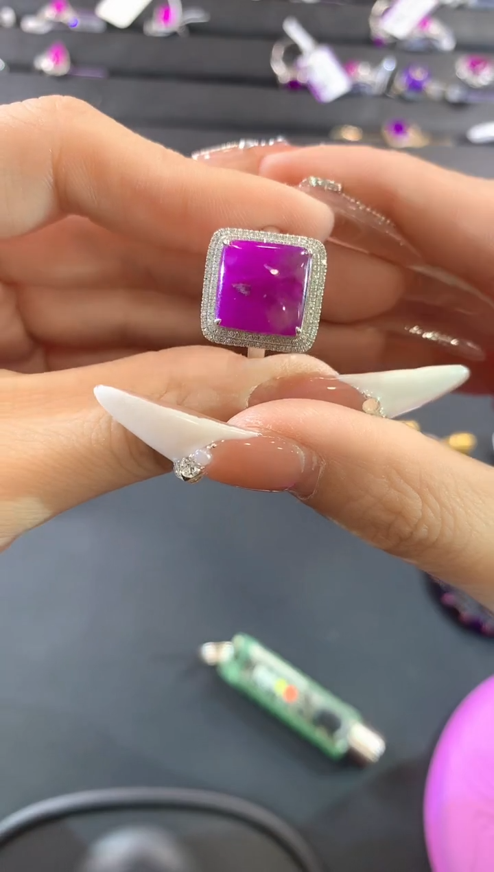 【闪购商品】苏纪石（舒俱来）.18K金镶嵌舒俱来戒指