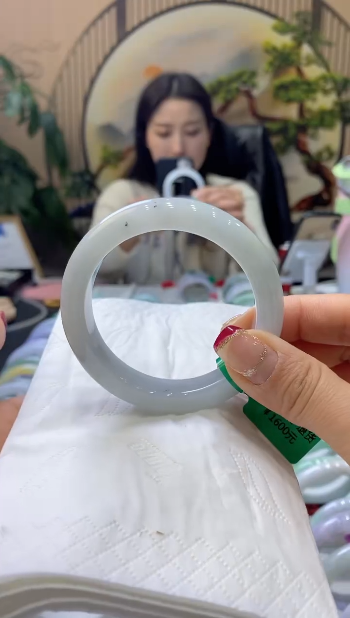 【闪购商品】翡翠手镯未镶嵌99903467