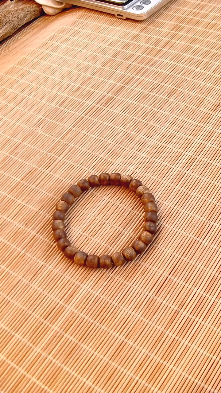 【闪购商品】沉香手串海南莺歌绿奇楠卡8鼓珠手串