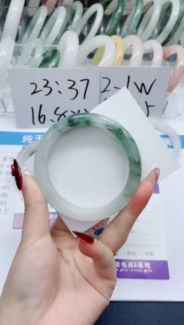 【闪购商品】石英质玉手镯未镶嵌171-60