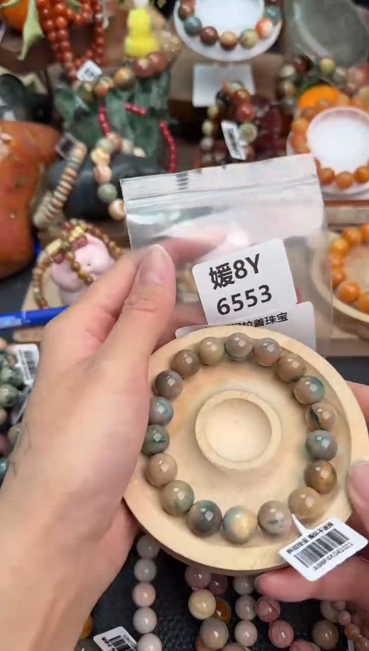 【闪购商品】石英质玉手链未镶嵌8Y6553