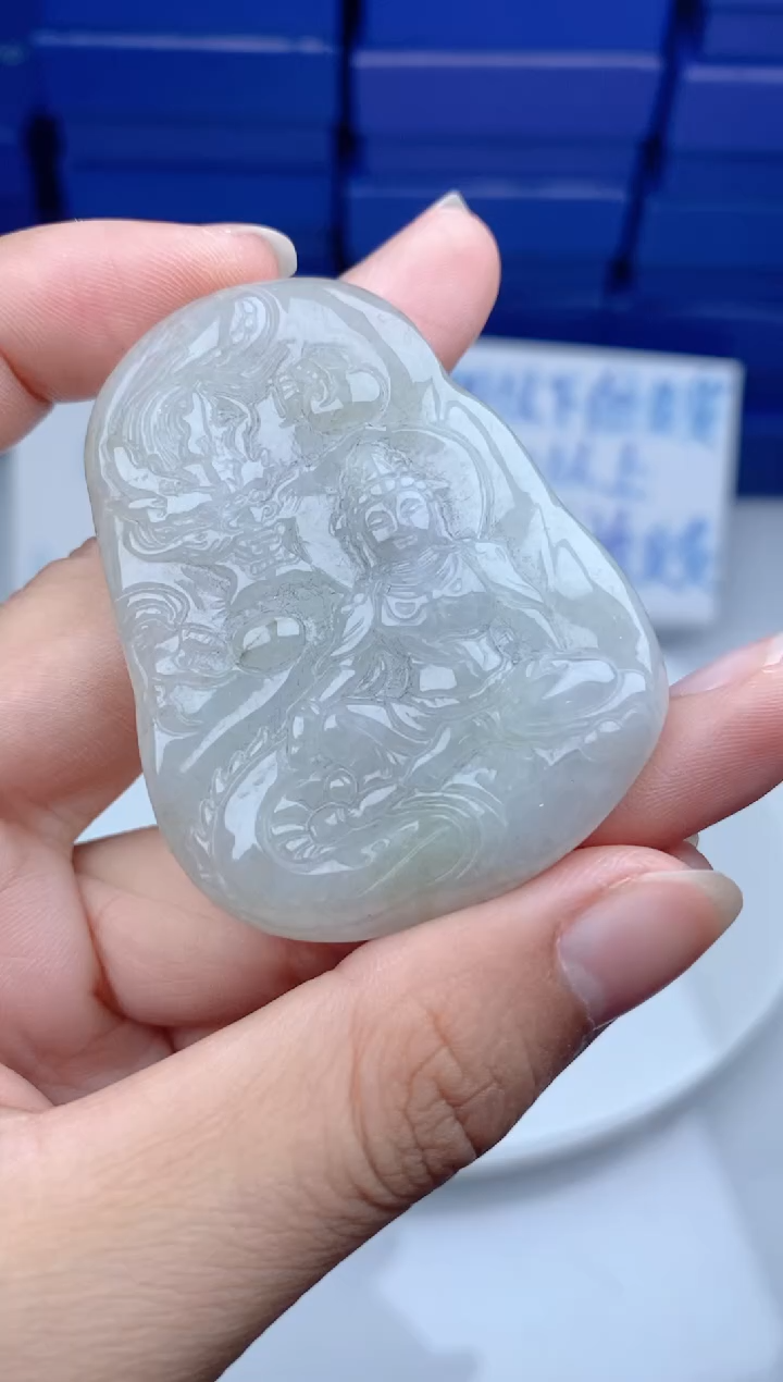 颈饰未镶嵌翡翠 