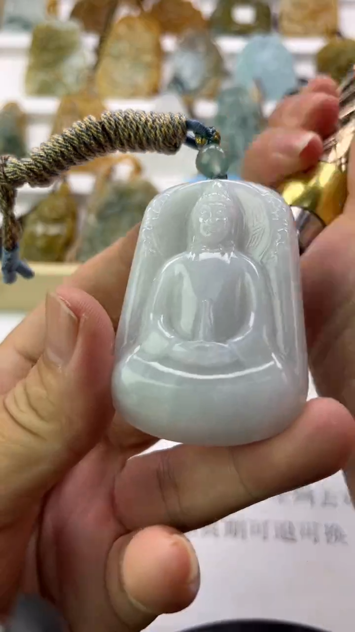 翡翠未镶嵌颈饰空**修天然翡翠