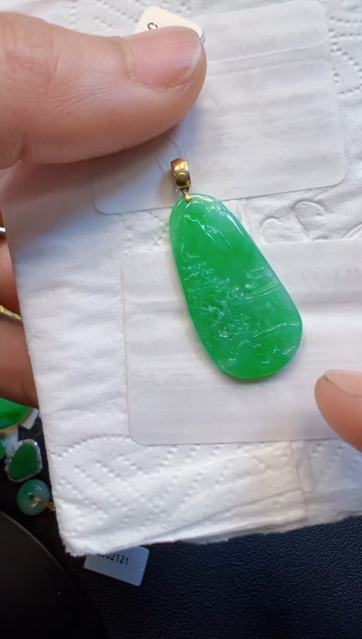 【闪购商品】翡翠吊坠(不含链)18K金镶嵌吊坠