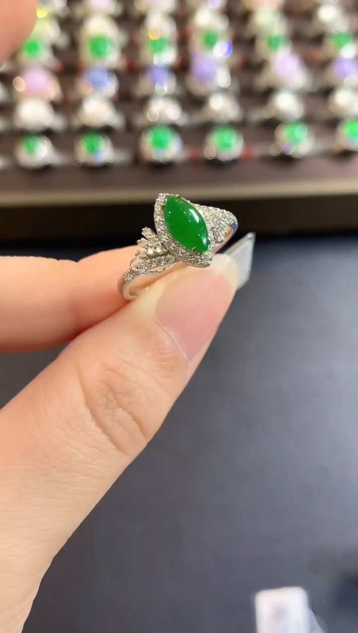 18K金镶嵌戒指翡翠b99 