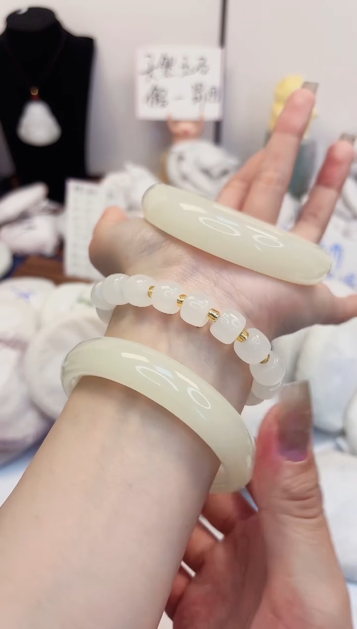 【闪购商品】石英质玉手镯未镶嵌111-玉兰白-圈口58