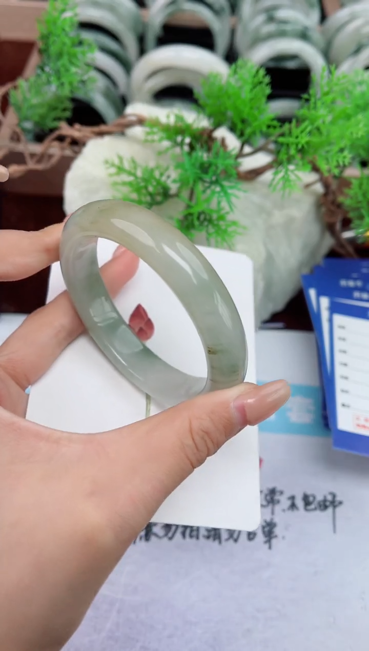 【闪购商品】石英质玉手镯未镶嵌293