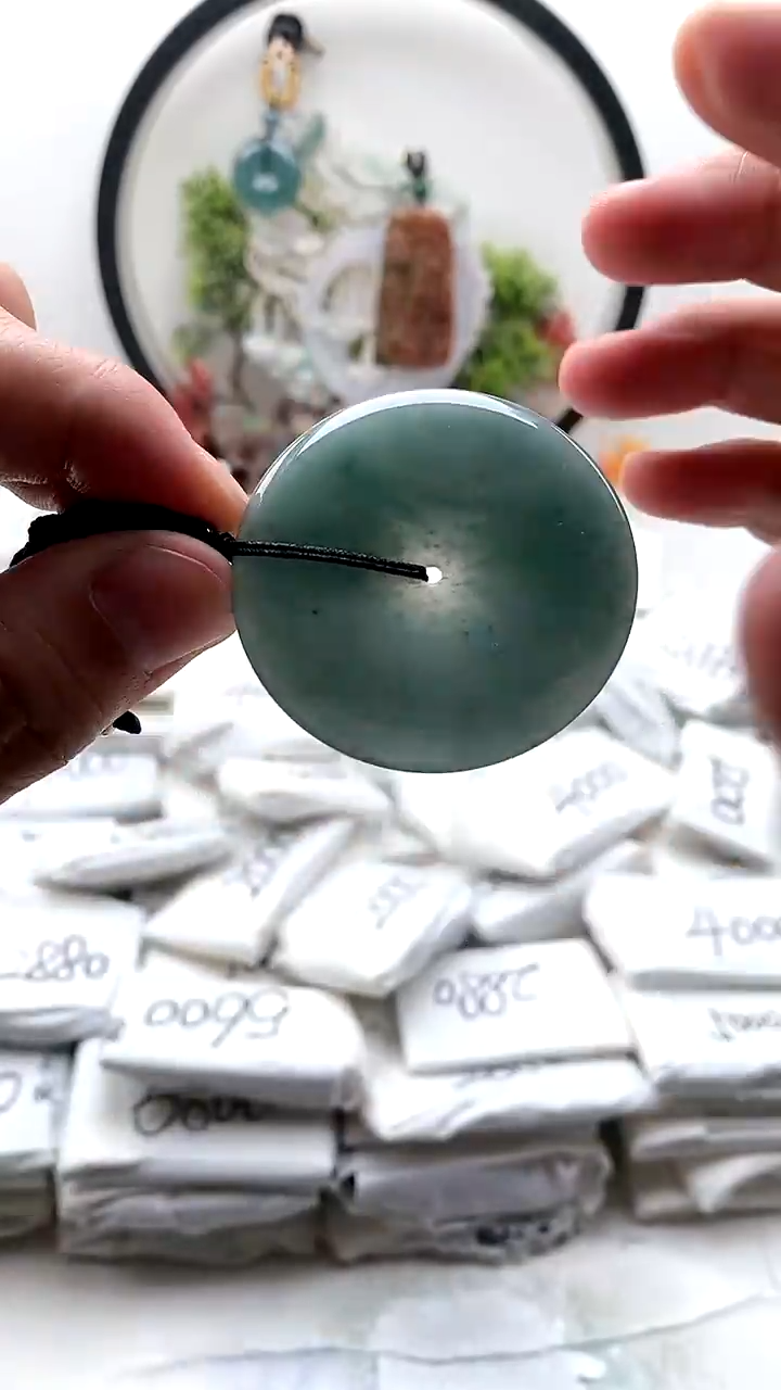 颈饰未镶嵌翡翠扣子