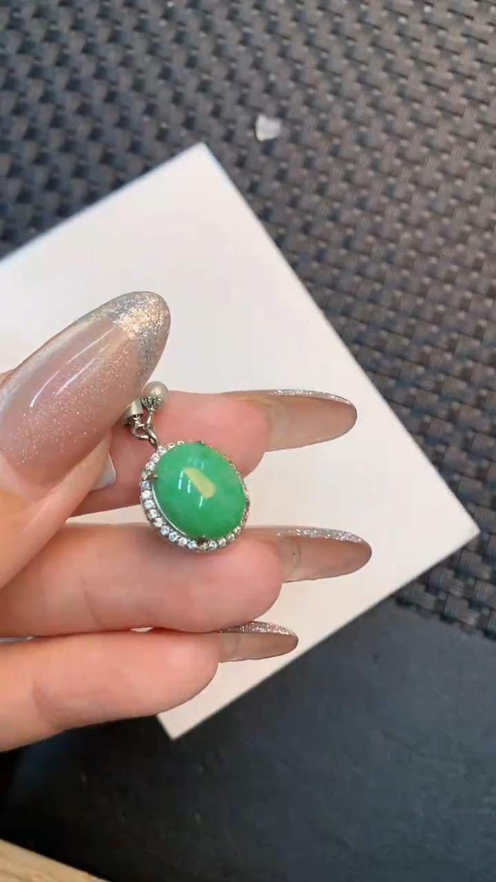 颈饰未镶嵌翡翠1