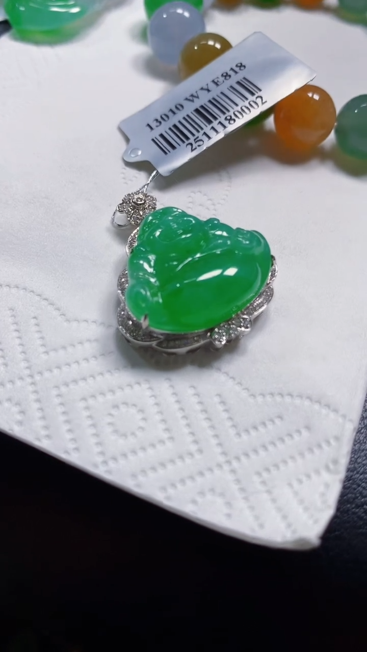 颈饰18K金镶嵌翡翠?****?佛