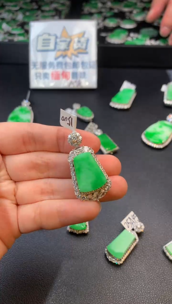 【闪购商品】翡翠颈饰银S925镶嵌翡翠