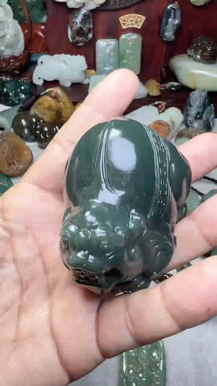 和田玉未镶嵌把件-