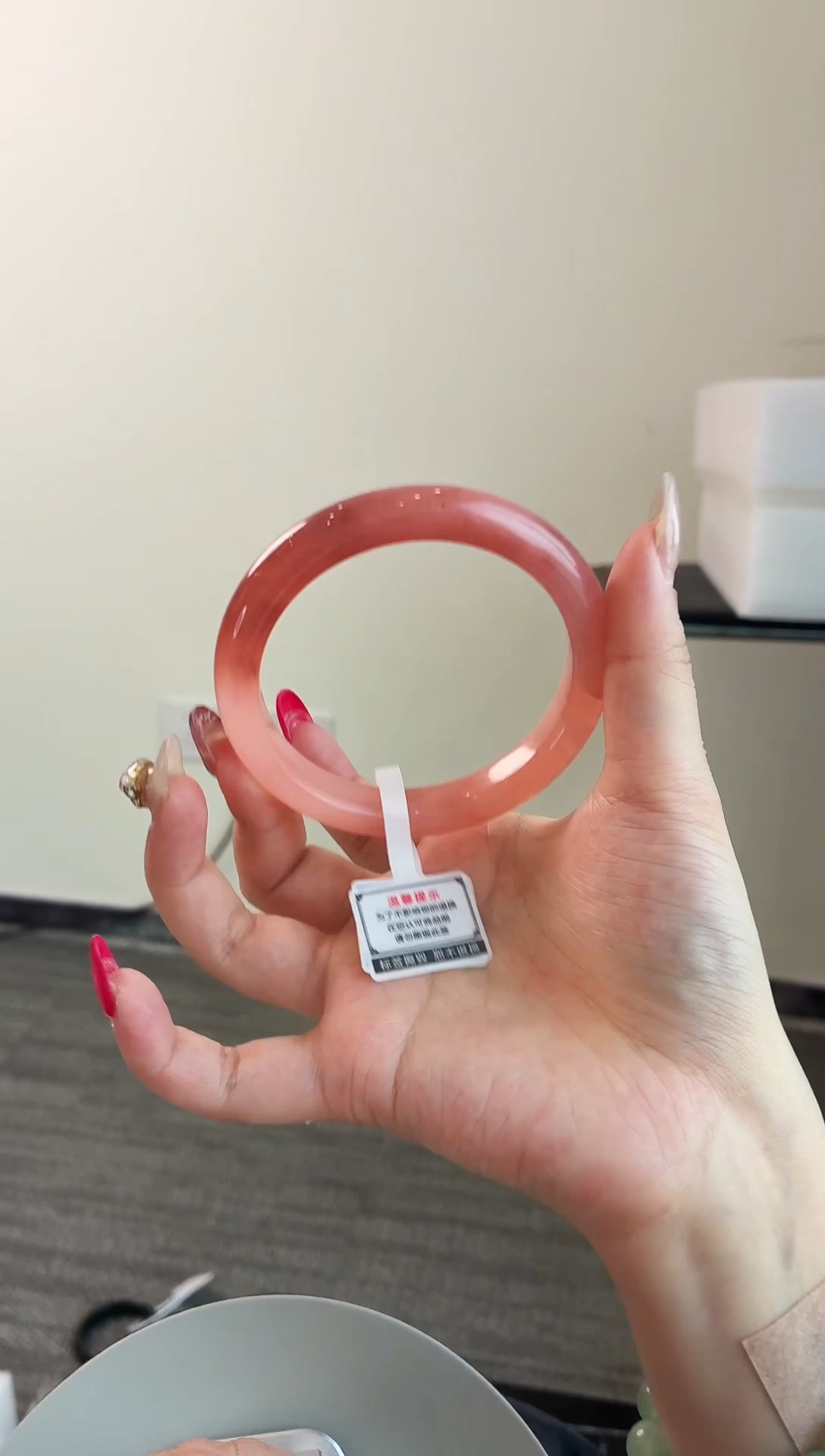 未镶嵌手镯石英质玉104.60