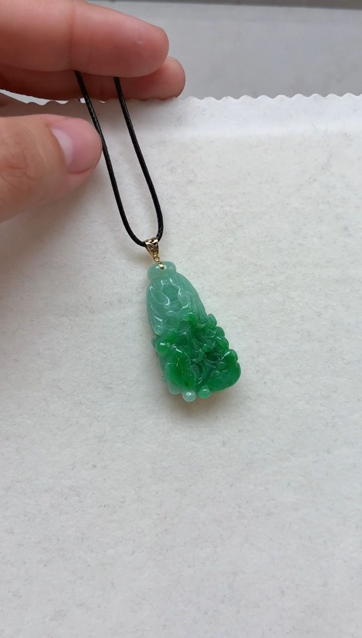 翡翠18K金镶嵌颈饰百财