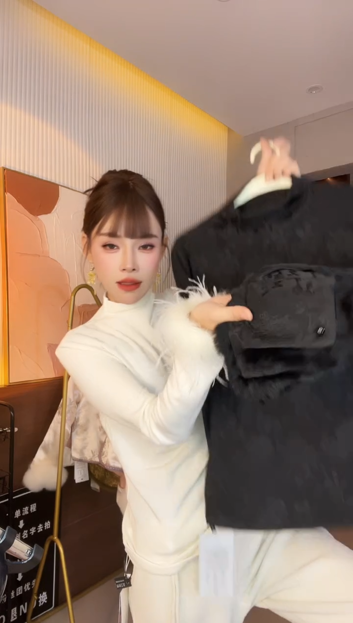 690 黑色上衣 XL 115-125