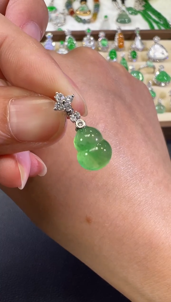 吊坠(不含链)18K金镶嵌翡翠B114|9999