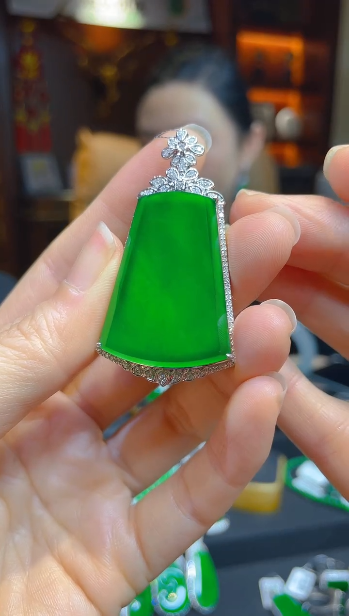 【闪购商品】翡翠颈饰18K金镶嵌118611无事牌（分两单）总4.75w