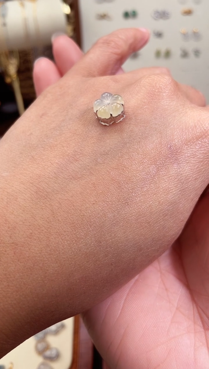 【闪购商品】翡翠吊坠(不含链)18K金镶嵌12345678