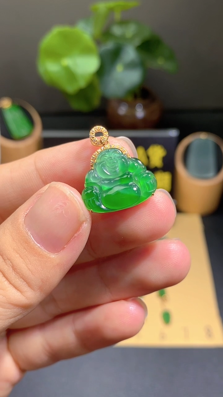 翡翠18K金镶嵌颈饰翡翠A货