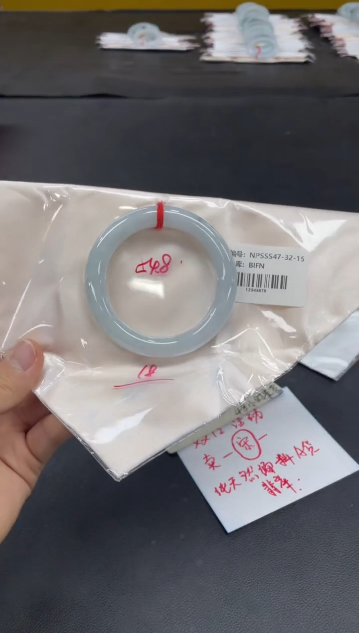 未镶嵌手镯翡翠翡翠手镯