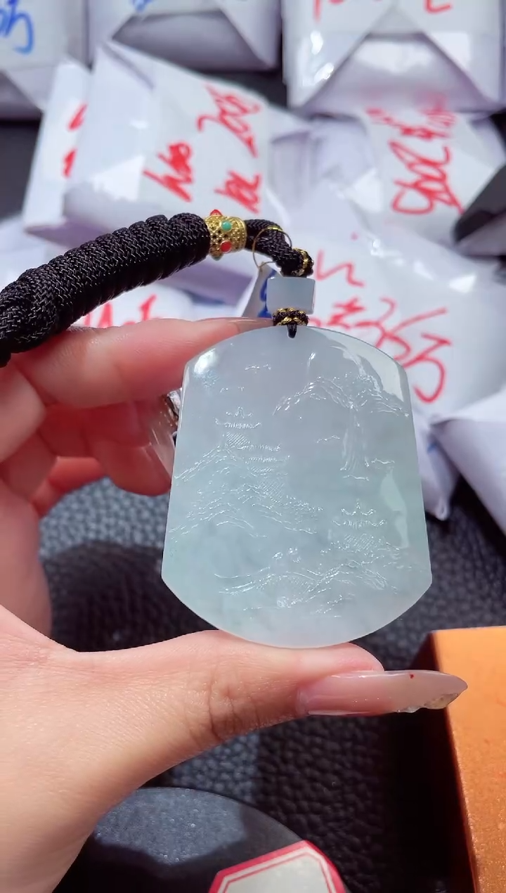 颈饰未镶嵌翡翠20260104