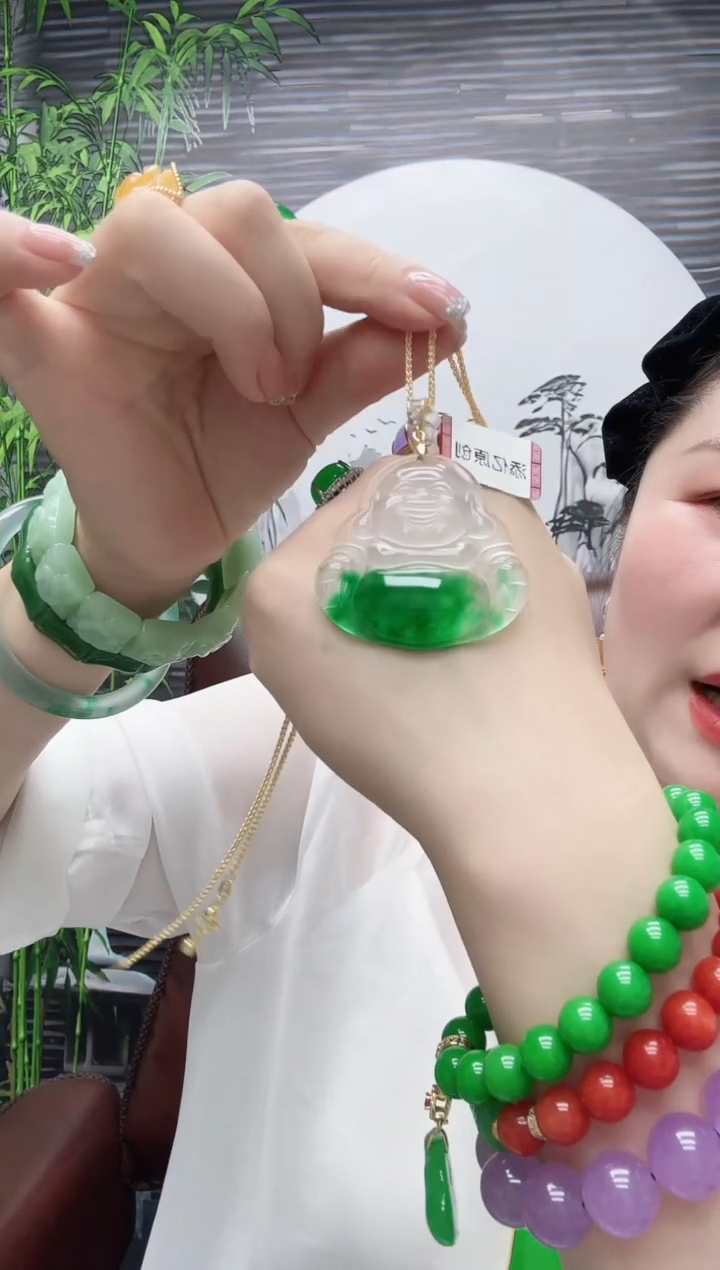 翡翠未镶嵌吊坠(赠链)奶油肌飘辣绿佛公