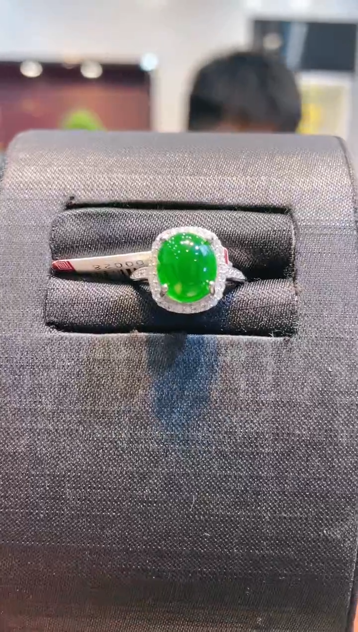 【闪购商品】翡翠颈饰银S925镶嵌A7天然A货翡翠戒指