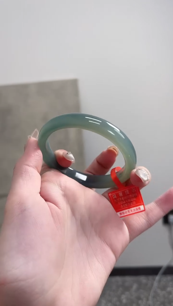 【闪购商品】玛瑙/玉髓手镯未镶嵌58圈 需要包容