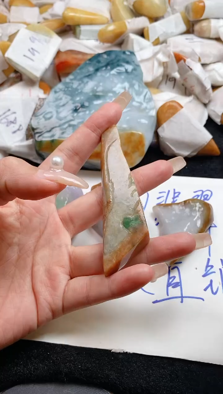 翡翠裸石翡翠挂件裸石