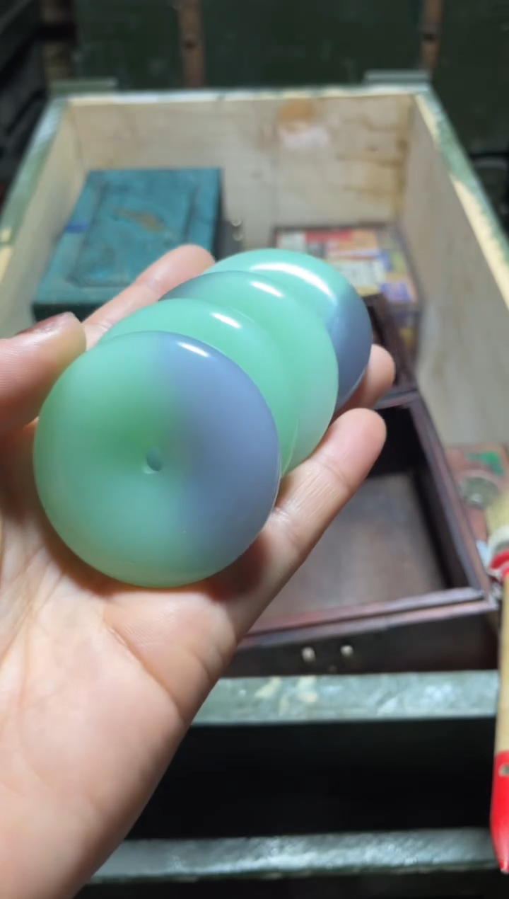 【闪购商品】俏色平安扣1件随机发
