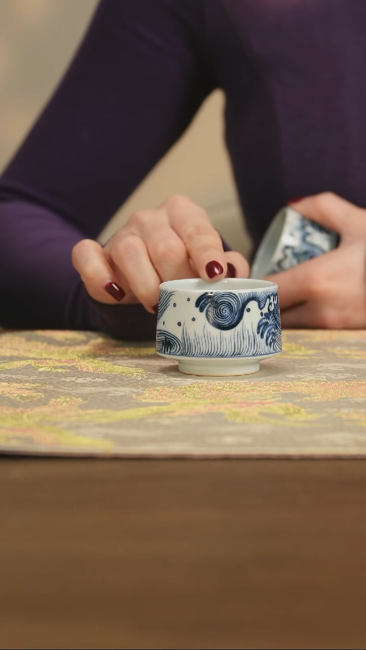 【闪购商品】景德镇手工青花海浪马蹄杯