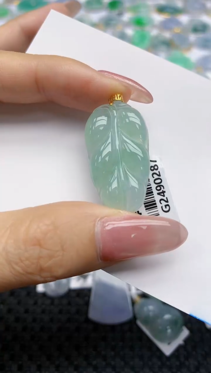 【闪购商品】翡翠挂件18K金镶嵌天然翡翠A货