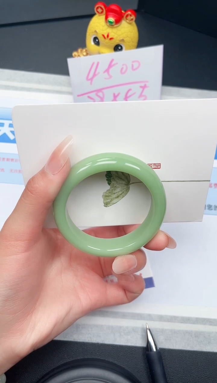 【闪购商品】石英质玉手镯未镶嵌40-53