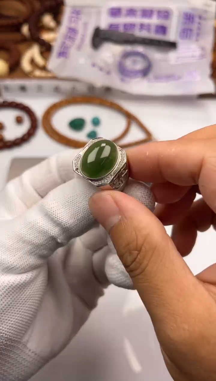 银S925镶嵌戒指和田玉（碧玉）碧玉戒指