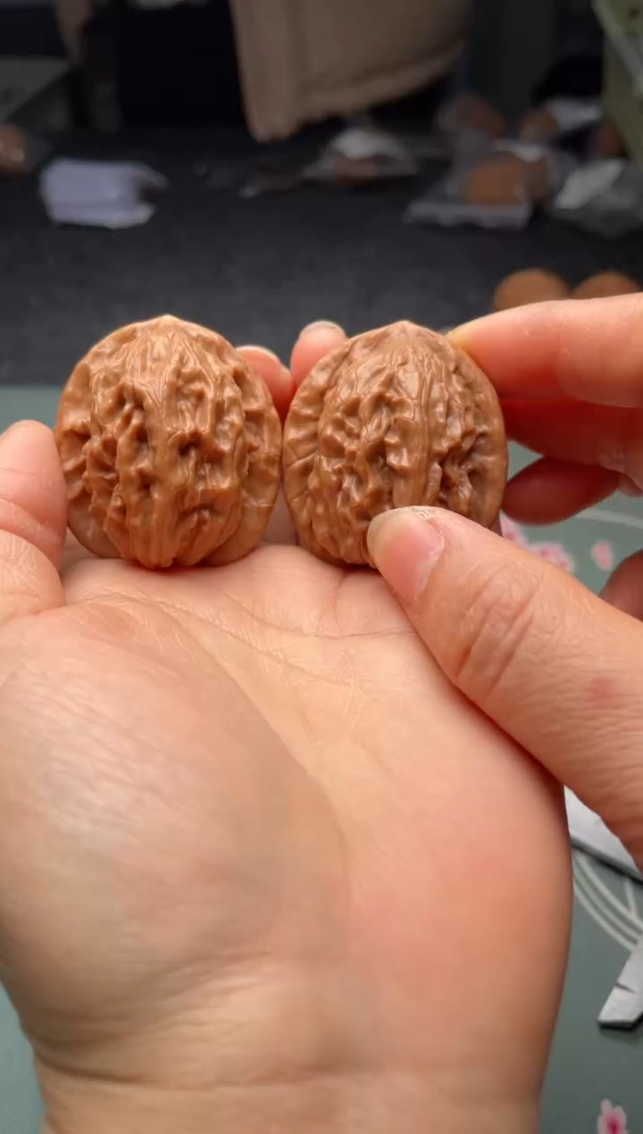 把件文玩核桃w176    大红袍 37尺