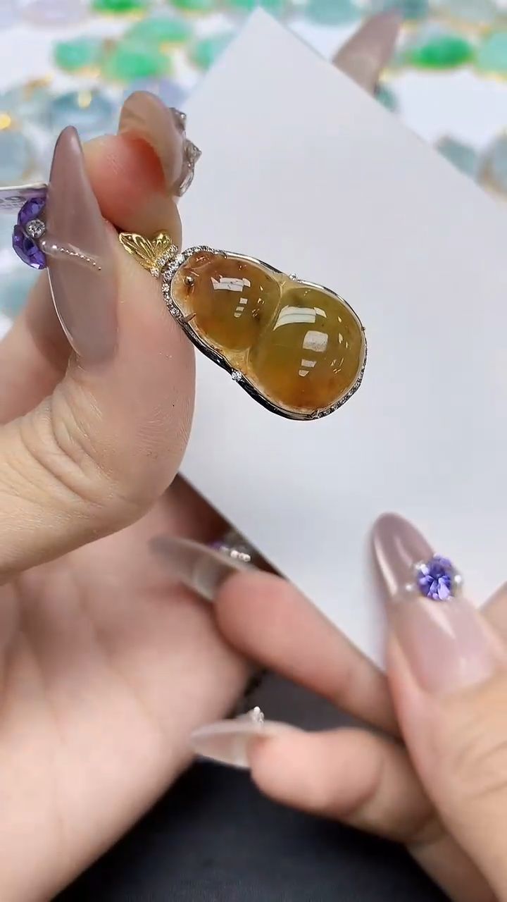 翡翠18K金镶嵌颈饰天然翡翠A货