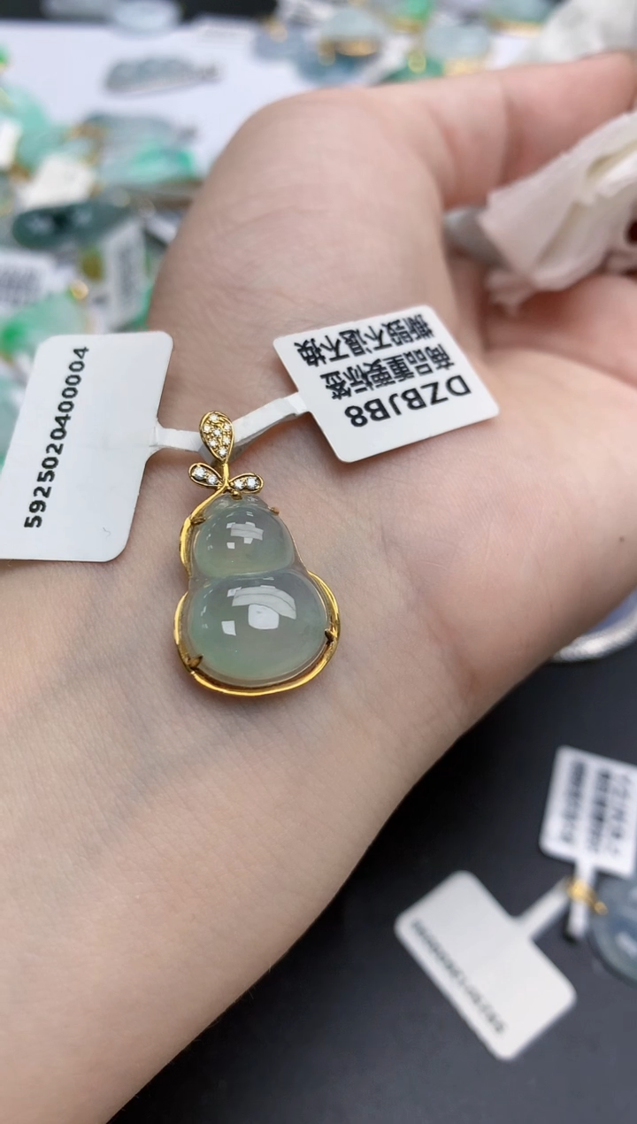 【闪购商品】翡翠颈饰18K金镶嵌天然缅甸翡翠A货