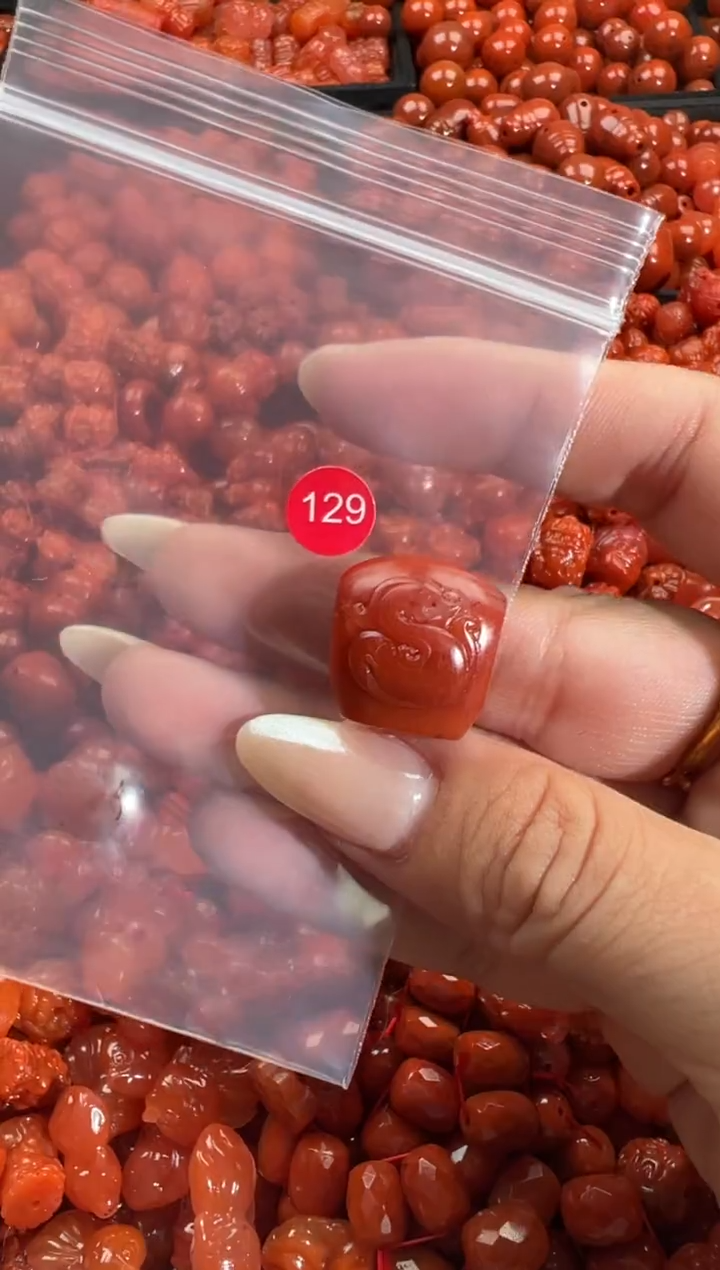 颈饰未镶嵌南红玛瑙1